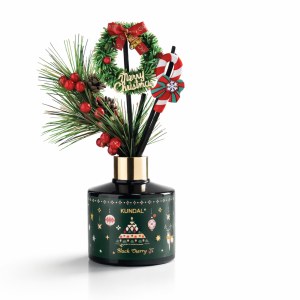 Купить оптом Аромадифузор для дому новорічний Kundal Perfume Diffuser Christmas Edition Baby Powder&Black Cherry 200ml*2ea (набір)