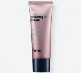 Купить оптом Ухаживающий cc-крем для проблемной кожи Spotlight Blooming CC Cream Ottie - 40 мл