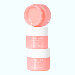Увлажняющая маска для губ с ароматом лесных ягод Berry Lip Night Mask, CARENEL - 3*5 г