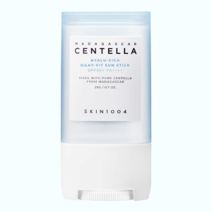 Купить оптом Солнцезащитный стик с шелковым финишем Madagascar Centella Hyalu-Cica Silky-fit Sun Stick, SKIN1004 - 20 г. 