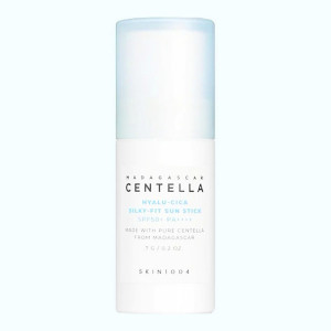 Купить оптом Солнцезащитный стик с шелковым финишем Madagascar Centella Hyalu-Cica Silky-fit Sun Stick, SKIN1004 - 7 г 