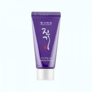 Купить оптом Шампунь для волос регенерирующий Vitalizing Shampoo, Daeng Gi Meo Ri - 50 мл